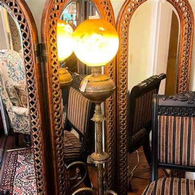 Antiques & Jewels