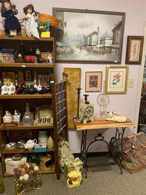 Famous Nameless Antiques & Oddities
