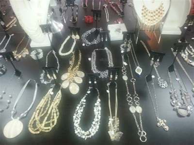 Glitzy Chix