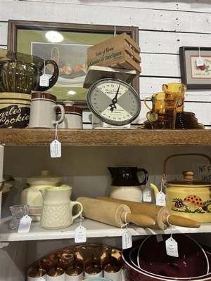 Kelly and Company Antiques/4 Rivers Antiques