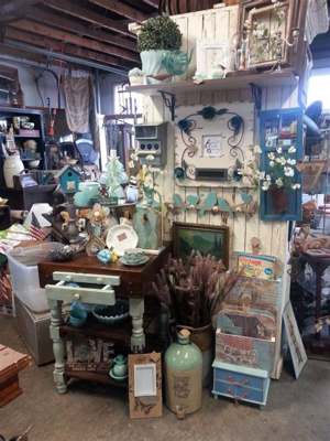 Magpie Tiques and Treasures
