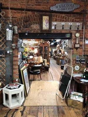 Planter's Walk Antique Mall