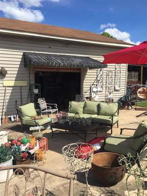 Red Door Antiques