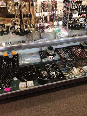 Spalding Pawn