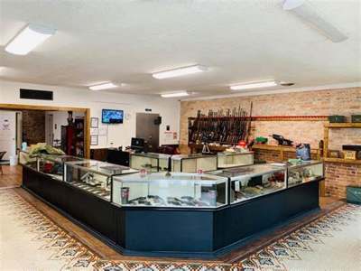 Ten X Indoor Pistol Range & Gun Shop